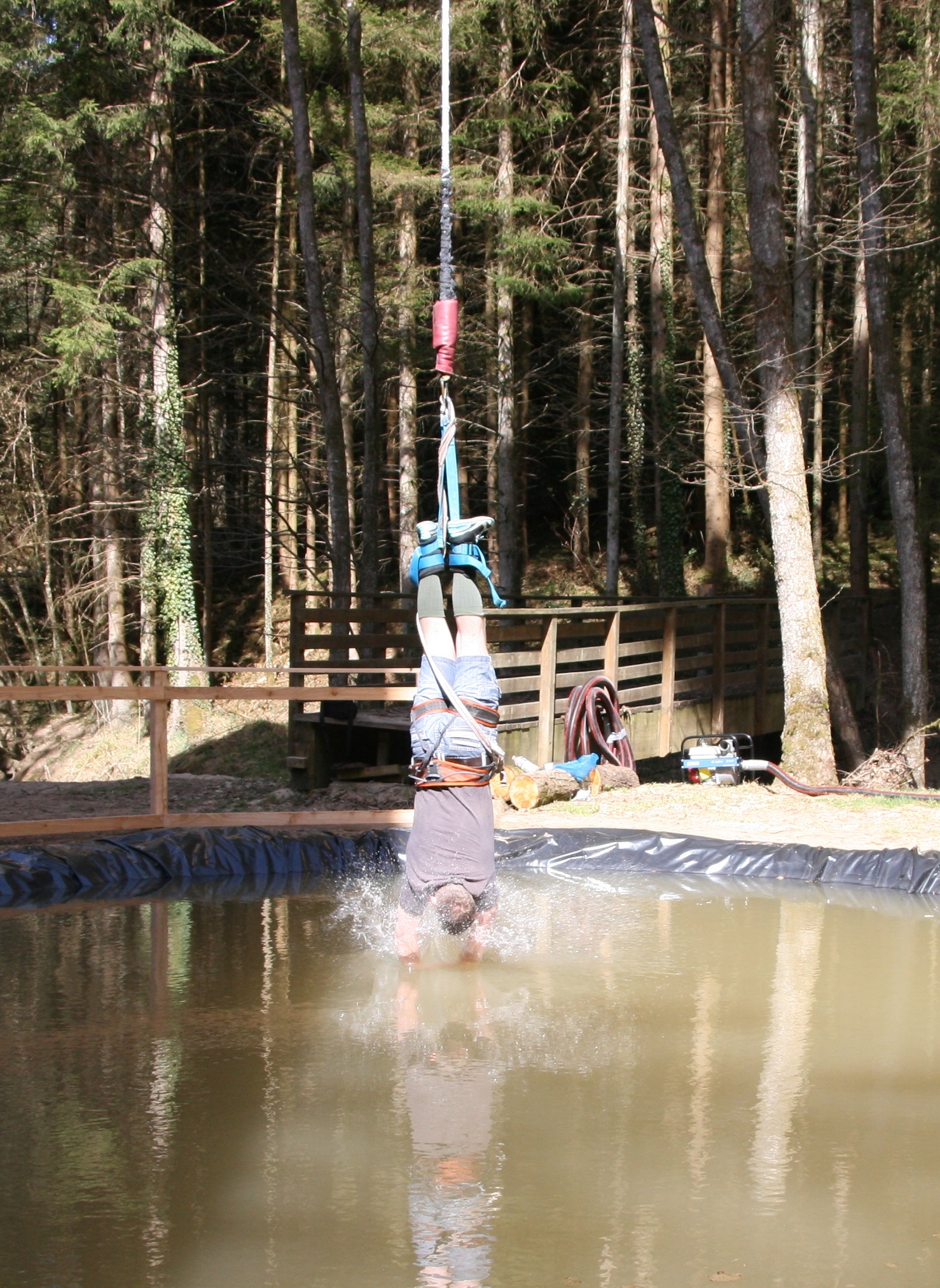 Saut à l'élastique Druyes les Belles Fontaines -