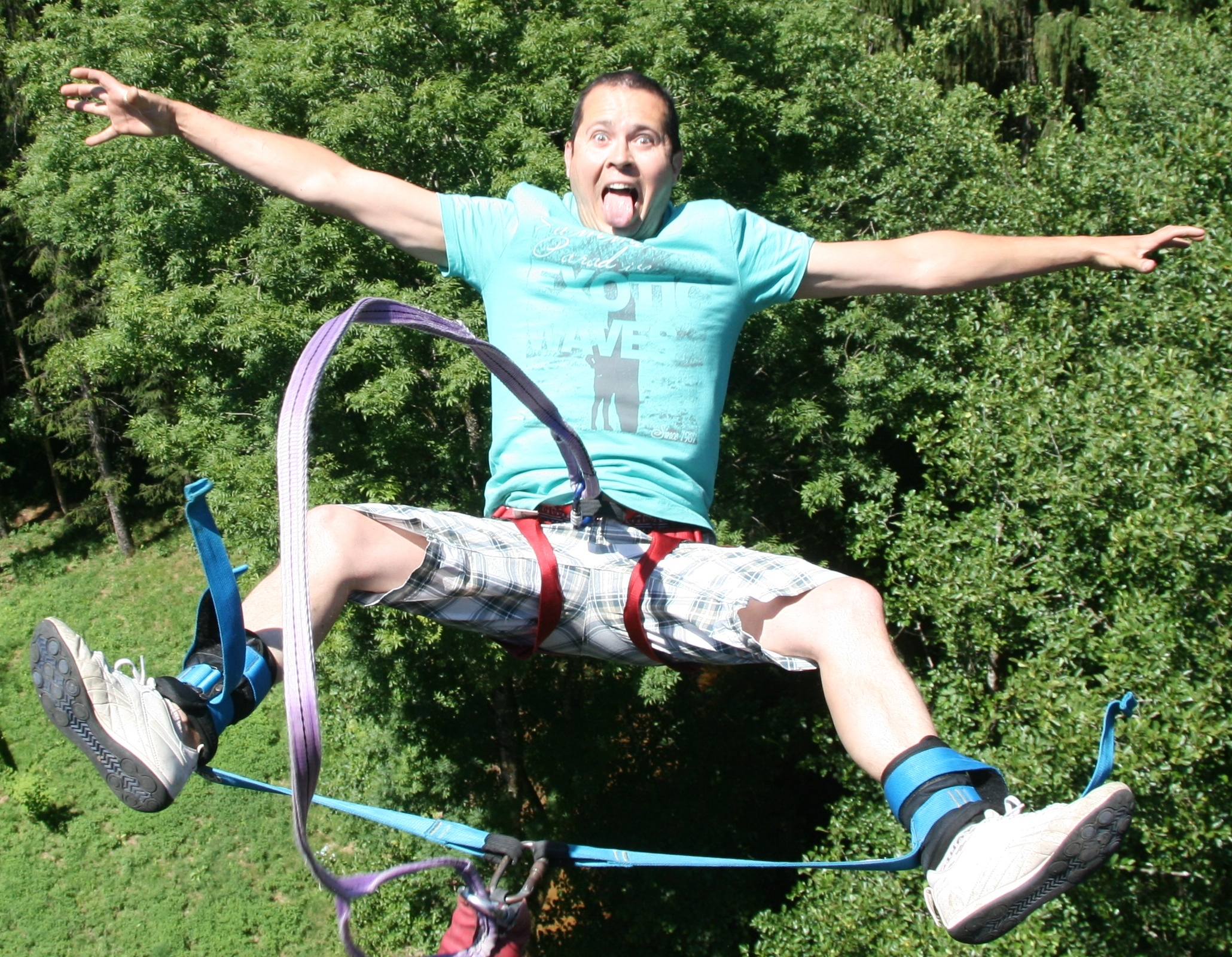 Saut à l'élastique Druyes les Belles Fontaines -